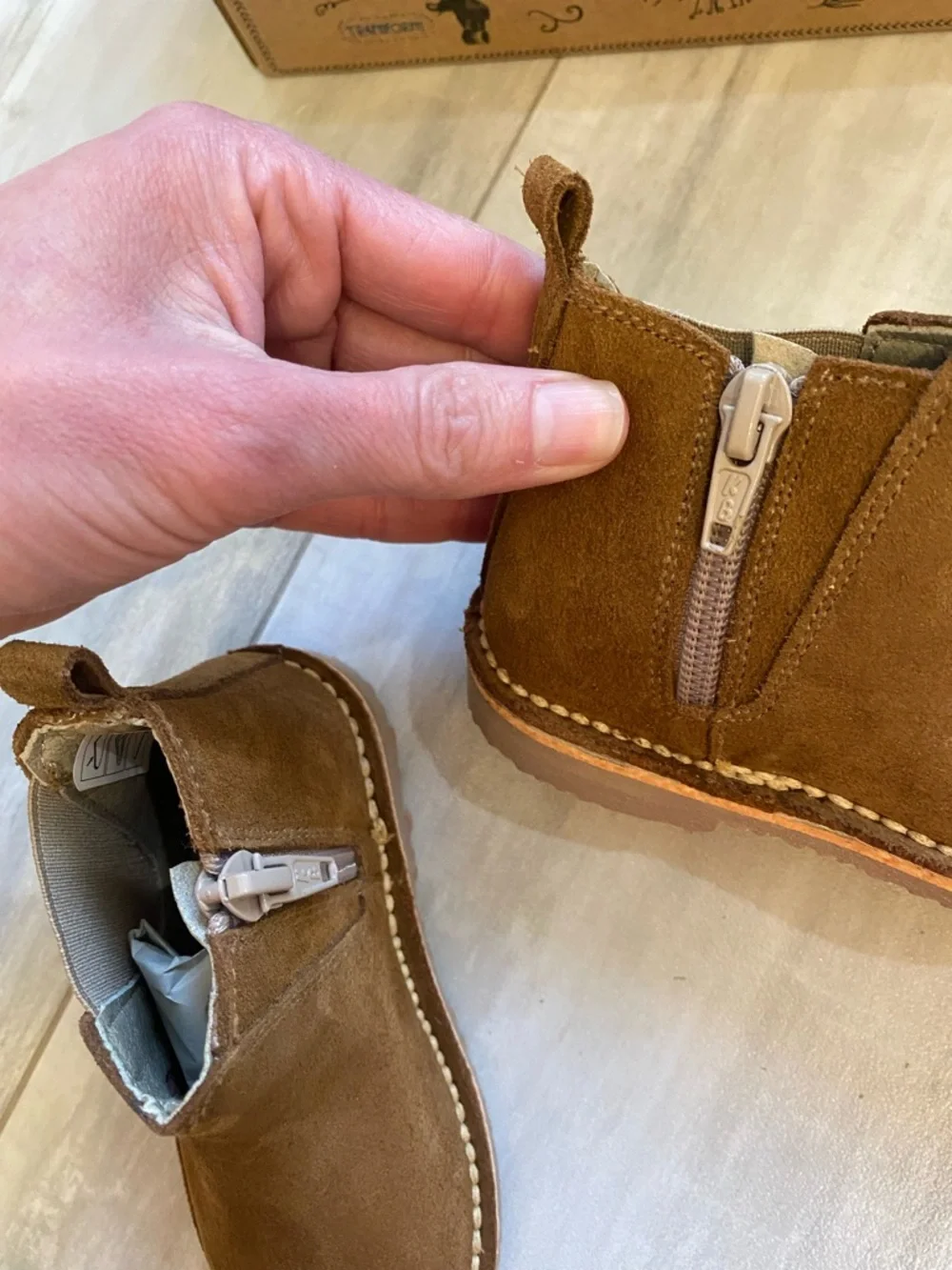NWT Cienta Classic Tan Brown Suede Leather Zip-Up Round Toe Boot toddler 6
